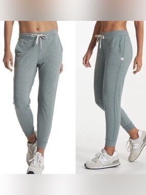 Vuori Performance Jogger in Pale Sage Green